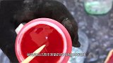 妹子嫌弃直男送的礼物，准备提出分手，结果关灯后改变了心意