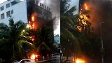 海南一大楼被雷击后起火 现场“火龙”贯穿