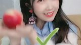 这些水果我还是最喜欢吃圣女果