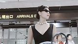 这身材简直行走的衣架子，在这部剧里把各种吊带穿了个遍
