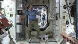 世界杯-14年-宇航员空间站看德葡战 来自地球之外的球迷-新闻