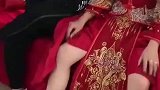 新娘坐姿太豪迈，一看就不好惹