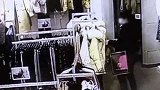 广西柳州：因和男友吵架，40多岁阿姨逛商场划破20多件衣服