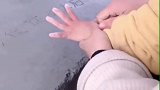 妈妈希望女儿不要远嫁 在未干的水泥地签字画押 “我保证长大后不远嫁”