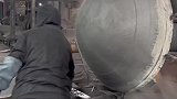 涨知识：老铁锅的表面为什么会有刷印痕迹？这就是原因