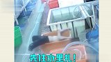 操作不规范，容易胳膊断，你们真会瞎作妖