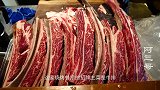 韩国一家网红烧烤餐厅，烟熏过的牛排经过烘烤，保持了原汁原味