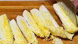 年夜饭不能少了这道凉拌菜，清淡爽口，开胃又下饭，一盘不够吃