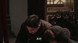 霞光：台上白毛女演得传神，台下两美女入戏太深，直接砸场子