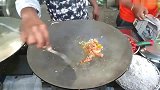 印度街头炒蛋，请大家尊重各国饮食文化不要随意嘲笑除非忍不住。