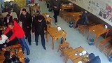 安徽淮南：错过食堂饭点去面馆就餐，民警顺手抓回1名吸毒者