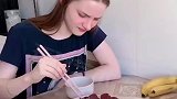 媳妇第一次尝试东北的特色菜