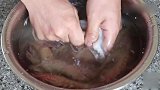 海鲜炖萝卜就喜欢这样吃，热气腾腾，冬天来一锅暖胃又暖心