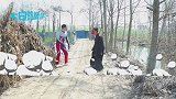 奥特曼真人版：赛罗找尖嘴兽决战，四眼魔王却暗中坐山观虎斗