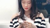 小伙在地铁被小姐姐搭讪，活该你单身