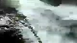 旅游-拍摄惊心动魄的腾龙洞瀑布