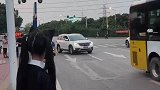 男闺蜜叫我化好妆说开车带我去同学聚会