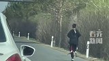 孩子被家长遗忘在服务区  求孩子的心里阴影面积。