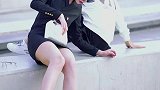 小哥哥你真的是凭实力单身的，爱情都送上门了，你还想着洁身自好