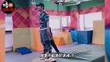 钟丽缇老公挑战后空翻直接头砸地，不慎摔伤入院太悲催，身材健硕