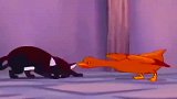 安徒生童话：鸭妈妈和猫咪决斗被打伤，丑小鸭无意间飞了起来