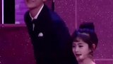 啵啵以后一定是个女儿奴，满眼的宠溺