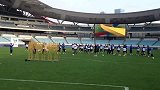 中超-13赛季-小贝现身南京奥体中心球场 一展任意球绝技-新闻