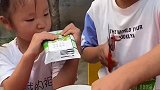 七彩童年：姐姐的牛奶喝完了