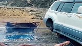 农村小伙用车轱辘做烤全牛，这玩法看着太厉害了，真是聪明绝人！