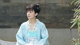 赵丽颖穿低价羽绒服走机场，全程不露脸为婚礼保持神秘？