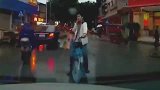 实拍从未见过如此嚣张的人，怕我敢把他带走吗