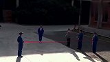 综艺：孙红雷化身刘华强，走独木桥怒怼导演：我就不走怎么了