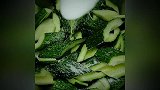 美食黄瓜这样做老下饭了