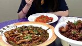 老虎，白虎，孔雀，这地方吃饭可以看到各种动物，吃的也不一般，啤酒随便喝跟着甜蜜一夏 美食