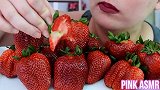 大姐吃的草莓真不错，个头大味道甜