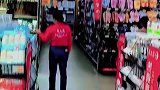 超市搞促销活动，竟用拖鞋摆阵法
