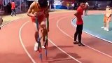 这比赛看呆众人！高跷接力跑有点东西