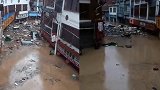 暴雨袭击遵义 木瓜镇一夜间积水涨上二楼车辆水上漂