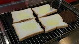 马来西亚街头，早餐吐司，多层馅料很丰富