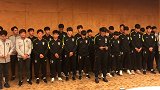 夺冠后脚踩熊猫杯奖杯还做撒尿动作 韩国国青全队公开道歉