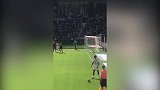 大胆！连裁判都敢戏耍 曼联旧将罚角球穿裆边裁