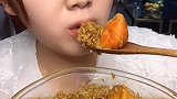 里面放的蟹棒特别鲜，配合米饭在一起吃太美味了