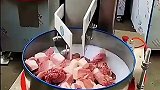民间高手多，自动化剁肉机