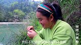 苗大姐把整个鱼塘水放光，20多斤一大桶，朋友家大肉招待