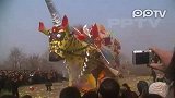 （拍客）实拍山东特色民俗万人烧大牛祈福现场