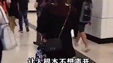 年轻人为了挣W，到底有多疯狂，即使住棺材也愿意！