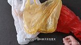 家里塑料袋堆积如山，1分钟教你收纳方法，整整齐齐又能重复使用