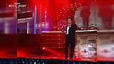 他曾经比刘德华红，因颁奖典礼对张国荣说错一句话，如今销声匿迹
