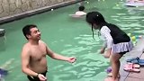 真是名副其实的小情人，眼前这一幕，女儿是有多信任爸爸呀