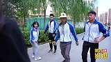 学霸和学渣猜拳吃辣条，一个九九乘法表学霸被整惨，太逗了